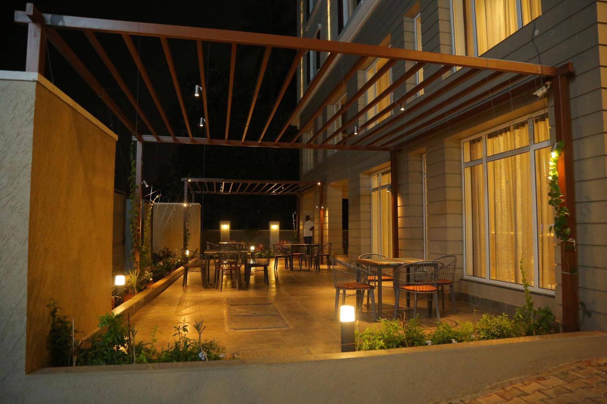 Misty Ocean - A Bergamont Group Of Hotel Kuilapalayam Bagian luar foto