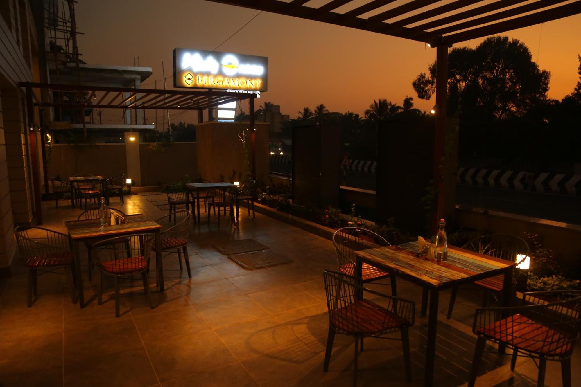 Misty Ocean - A Bergamont Group Of Hotel Kuilapalayam Bagian luar foto